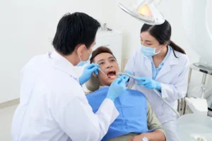 Ingin tahu berapa biaya tambal gigi berlubang di dokter gigi? Simak rincian harga tambal gigi permanen berdasarkan bahan, ukuran lubang, dan tempat perawatan terbaik di dekatmu.