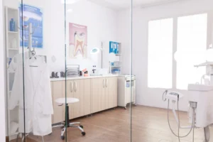 Ingin tahu berapa harga scaling gigi di klinik atau puskesmas? Yuk, cek rincian biaya membersihkan karang gigi terbaru 2025 dan temukan tempat scaling gigi terbaik untukmu!