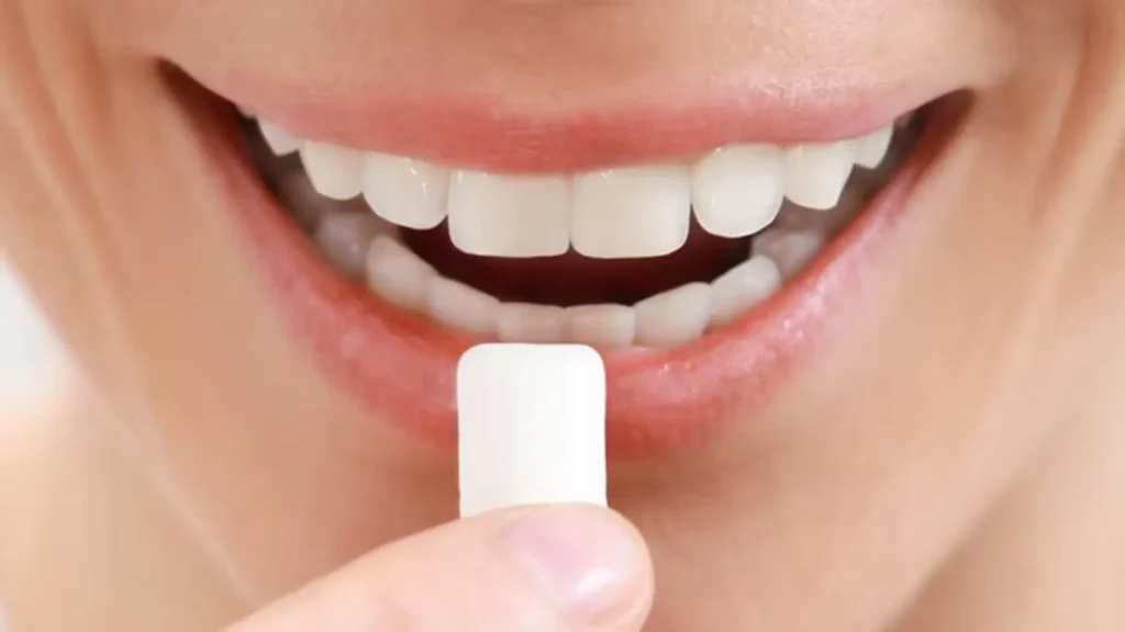 Bau mulut atau halitosis adalah kondisi ketika napas mengeluarkan aroma tidak sedap yang persisten atau menetap