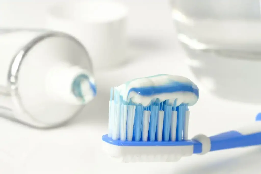 Kenali manfaat fluoride, cara membaca kadar ppm, dan tips memilih pasta gigi yang mengandung fluoride untuk anak maupun dewasa